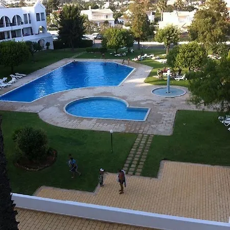 Jeannies Estrela Hotel 3*